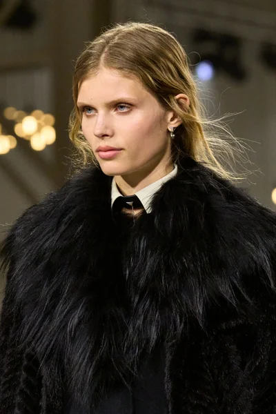 Look 61